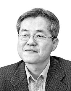 [박재일 칼럼] 한여름 밤의 파리 여행