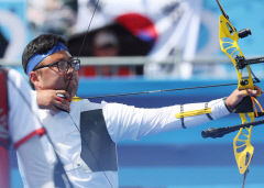 [속보] 김우진 올림픽 양궁 3관왕 등극…남자 개인전 금메달