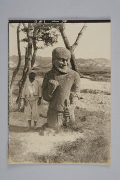 [포토뉴스] 100년 전 경주 지키던 석조 무인