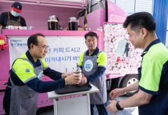 포스코퓨처엠 경영진 포항공장 방문 '혹서기 조업' 격려