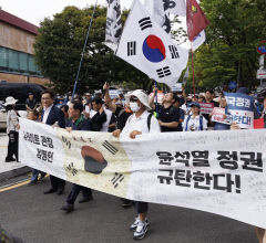 끝내 반쪽으로 진행된 광복절 경축식