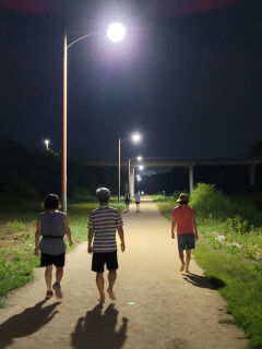 [동네뉴스] 나만의 건강비결, 맨발걷기 함께해 볼까요?