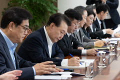 尹대통령 지지율 30%대 지속…국민의힘 지지도는 6%p 올라