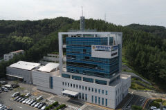 포항 갯바위서 바다로 추락한 여성 해경이 구조