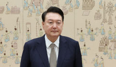 추석 앞두고 尹대통령-국민의힘 지지율 정부 출범 후 동반 최저치…尹 부정평가 70%