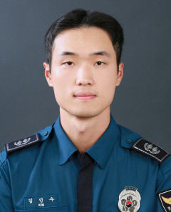 제주도 휴가 중 물에 빠진 여성 구조한 안동 경찰관