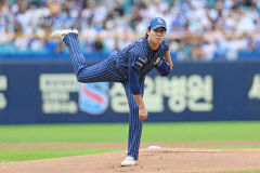 '쑥쑥 큰 삼성 황태자' 원태인, 7년 만에 KBO 토종 다승왕
