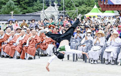 [포토뉴스] 팔공산 승시 축제에 등장한 비보이의 화려한 춤