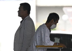 [포토뉴스] 의정갈등으로 전문의 부족 예상, 이동하는 대구 의료진과 환자