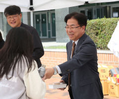 대구가톨릭대, '총장이 쏜다!' 중간고사 파이팅