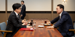 [속보] 윤석열 대통령·국민의힘  한동훈 대표, 대통령실에서 면담 시작