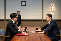 아이스아메리카노·제로콜라로 대화 나눈 尹-韓…면담 결과 주목