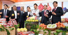 경북사과, 서울시민들에 선보여…오세훈 서울시장 방문