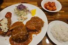 [대구 맛집] 대구 수성구 '잠실돈까스', 달짝지근한 옛맛 그대로…추억의 '경양식 돈가스'