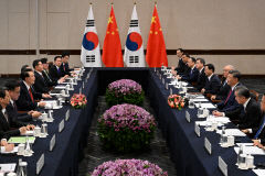 尹 대통령·시진핑, 정상회담서 '방한' '방중' 각각 제안