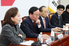 김 여사 고모까지 등판 설전…출구 없는 '당원게시판' 내홍