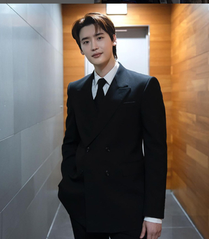 이종석, ‘서초동’ 9년차 변호사로 안방극장 복귀