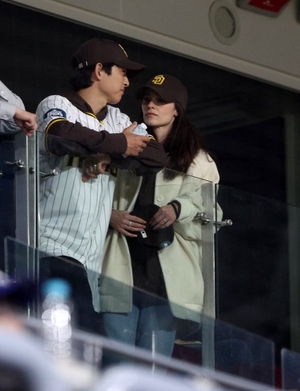 송중기, 둘째는 예쁜 공주…“아내와 아기 모두 건강”