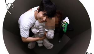 정우성 스티커 사진 유출 경로는?…“9월 강남역 사진점에서 주웠다”