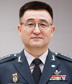계엄사령관에 박안수 육군총장…계엄 선포 동시에 계엄지역 행정·사법 관장