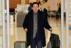 독일서 급거 귀국한 김경수…