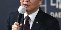 안철수 “윤 대통령 퇴진 계획 안 밝히면 탄핵안 찬성”