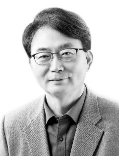[김기억 칼럼] 대통령 임기 단축 개헌 서두르자
