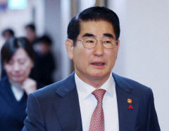 김용현, 계엄 해제 후 '이것'부터 새로 샀다… 3번이나 교체