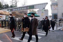 경찰, 대통령실 압수수색 시도 사실상 무산…尹 향한 수사는 속도