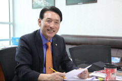 김석기 