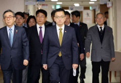 '대통령 권한대행' 이어받은 최상목…안보·치안 빠른 대응에도 앞날 '먹구름'