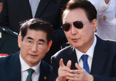 검찰, 김용현 휴대전화 압수...내란 물적증거 보강 주력