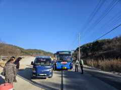 경북 봉화서 1t 포터와 시내버스 추돌… 5명 경상