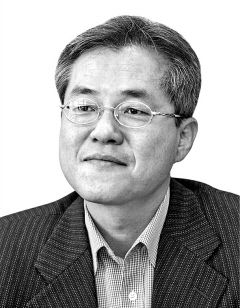 [박재일 칼럼] '네모난 머리'로 야유받는 한국