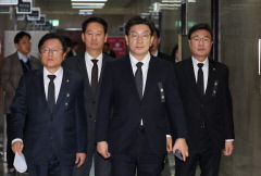 '윤 대통령 체포영장 발부' 여야, 