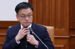 최상목 권한대행, 헌법재판관 임명 두고 엇갈린 평가…정치적 타협? 민생 우선?