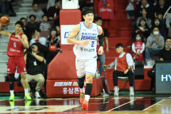 가스공사  선수들의 고른 활약 끝에 연승…안양 정관장에 84:77 승리
