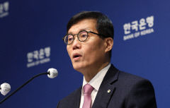한은, 경기보다는 환율 우려에 기준금리 3.00% 유지