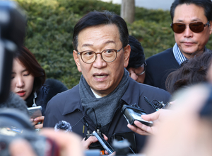 尹측 “접견 금지 부당…대통령 눈과 귀 막아선 안 돼”