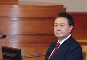 [속보] 尹 “자유민주주의 신념 지켜온 삶…헌재의 신중한 판단 기대”