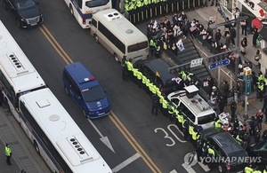[속보] 尹대통령, 탄핵심판 후 국군서울지구병원 이동