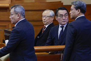 [속보] 尹측 “질서 회복 필요 없었는데 탄핵…정권 탈취하려는 것”