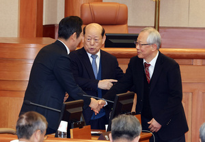 [속보] 尹측, “대통령 체포적부심 출석 안 한다”