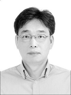 [시시각각(時時刻刻)] 장벽이 아니라 다리를 지어라