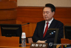 여야 탄핵심판 과정 두고 갈등 이어가