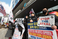 인권위, '尹방어권 보장' 권고 의결…野 