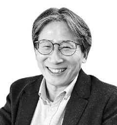 [윤철희의 세상풍경] 이재명의 변신이 낯선 까닭은