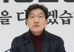 국힘 중도층 지지율 하락에 해석 엇갈려