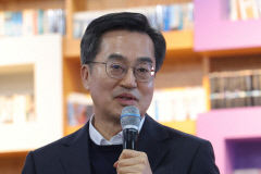 2·28 민주운동 기념일 맞아 대권 잠룡 대구행