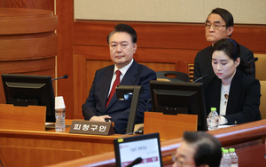 尹대통령, 탄핵심판 8차 변론서 “조태용에 직접 물을 수 없나”…제지
